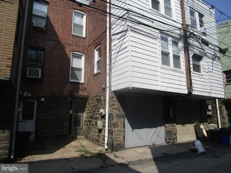 7262 Calvin Rd, Upper Darby, PA 19082 - #2
