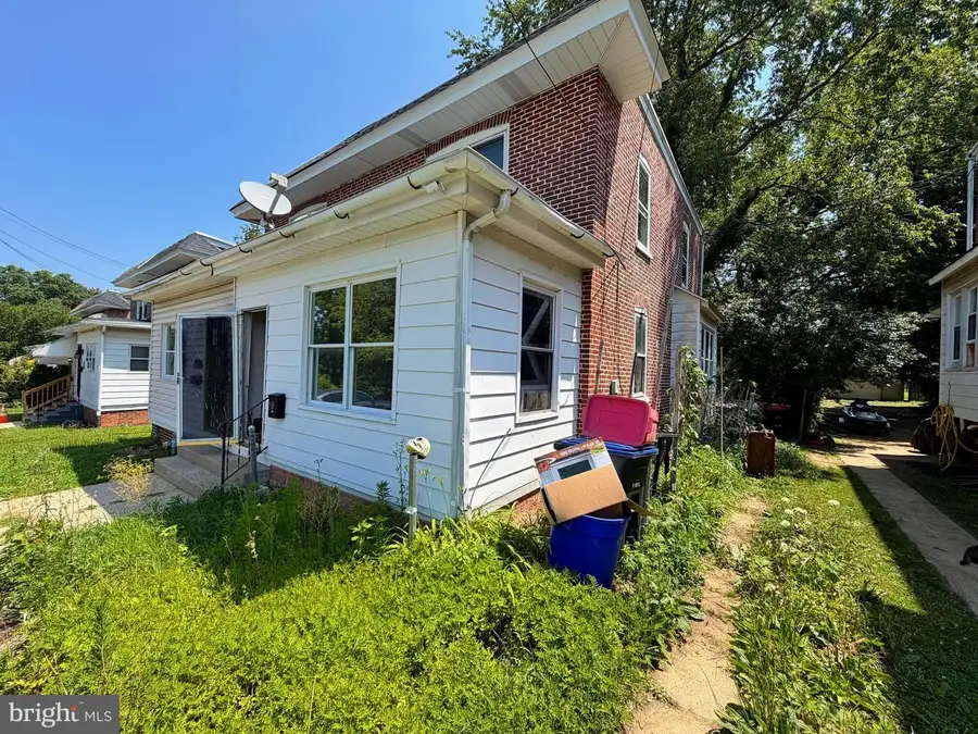 2611 Lindsay St, Chester, PA 19013 - #3