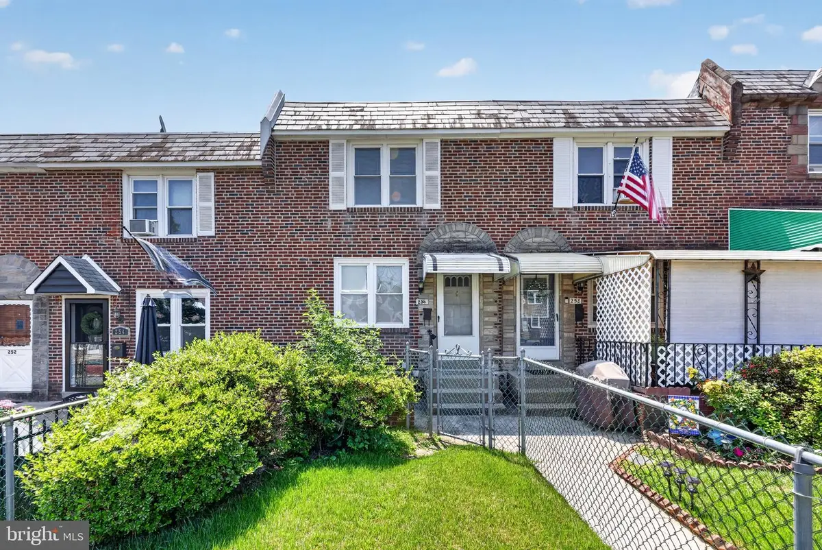256 Cambridge Rd, Clifton Heights, PA 19018 - #1
