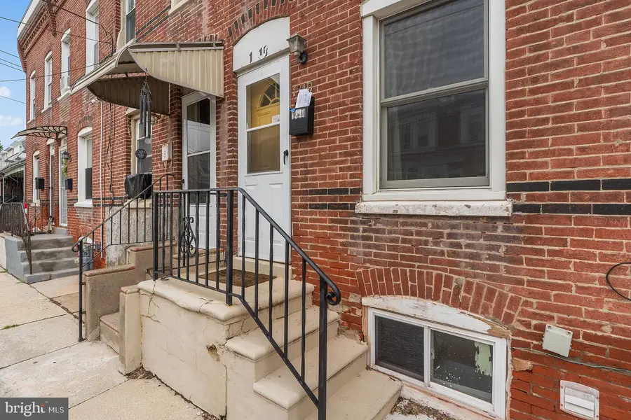 1210 E 11th St, Crum Lynne, PA 19022 - #2
