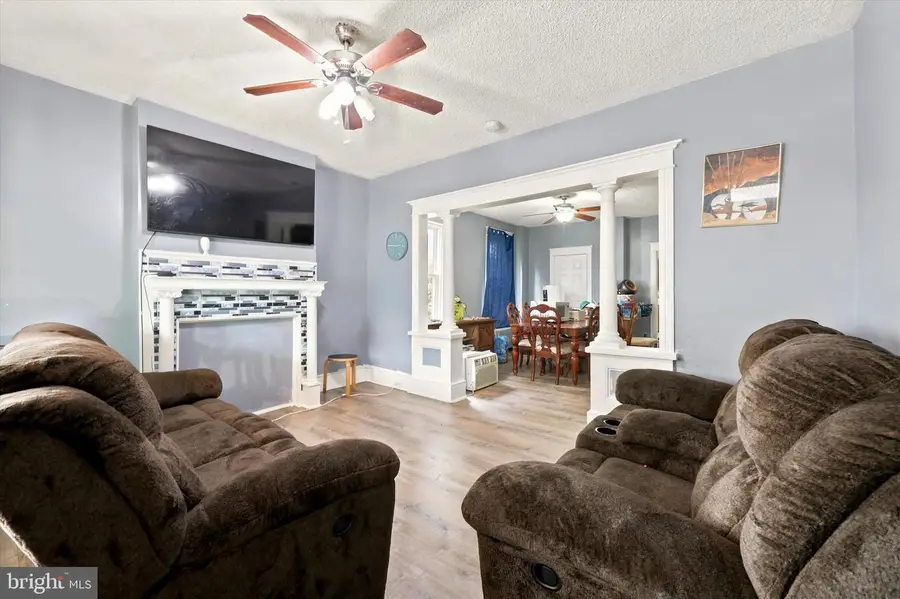 36 E Washington Ave, Clifton Heights, PA 19018 - #3