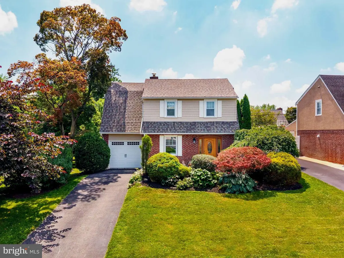 393 Grange Rd, Wayne, PA 19087 - #1