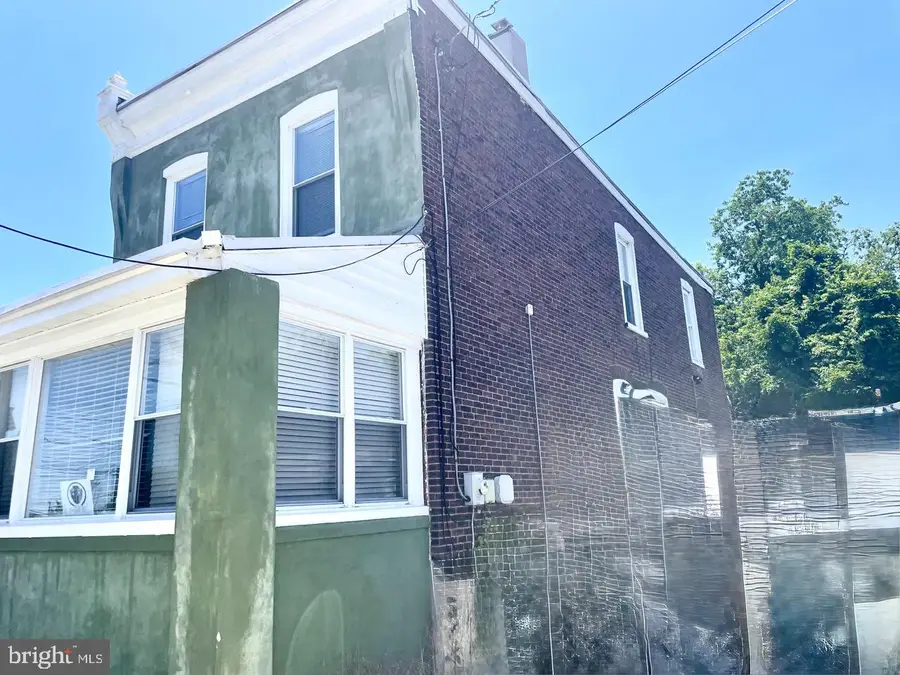 906 Cedar Ave, Darby, PA 19023 - #2