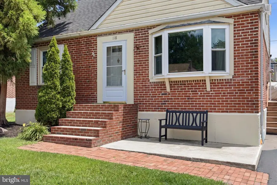 118 9th Ave, Folsom, PA 19033 - #3