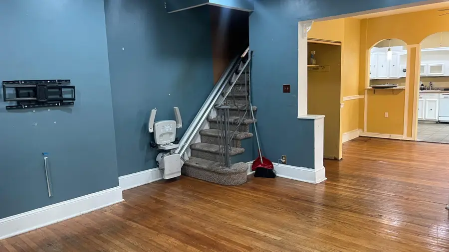 227 Ardmore Ave, Upper Darby, PA 19082 - #2
