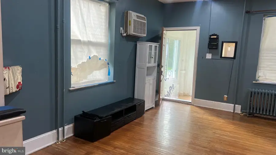 227 Ardmore Ave, Upper Darby, PA 19082 - #3