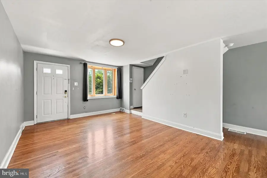 1095 N Academy Ave, Glenolden, PA 19036 - #3