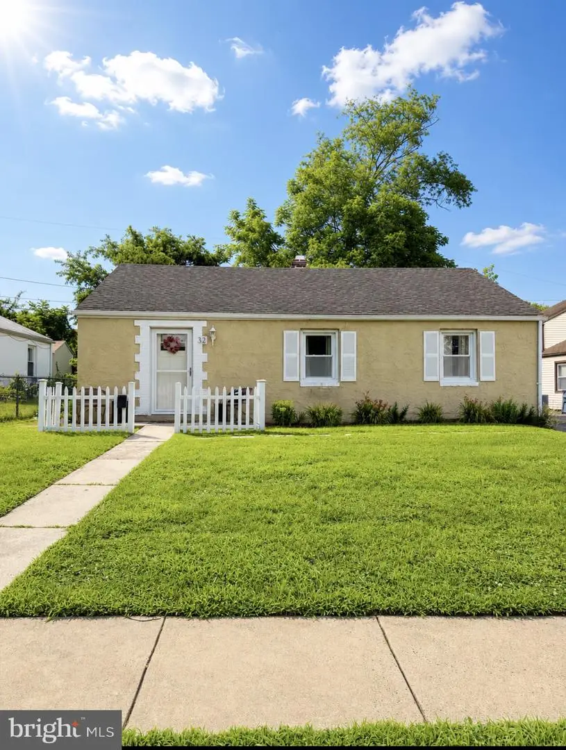 32 Scarlet Ave, Aston, PA 19014 - #2