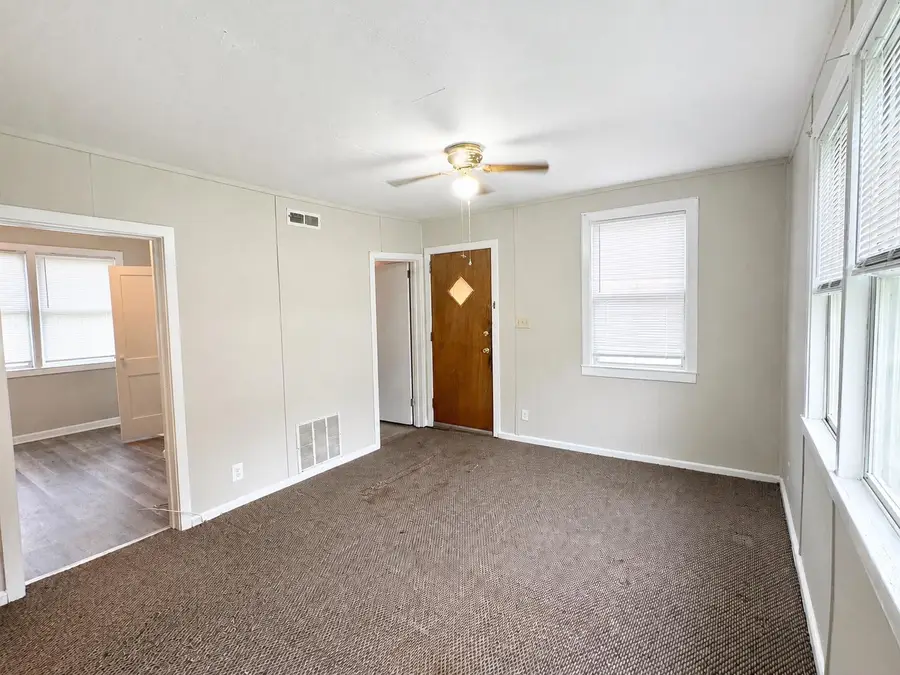 410 Austin Ct, Wallingford, PA 19086 - #2