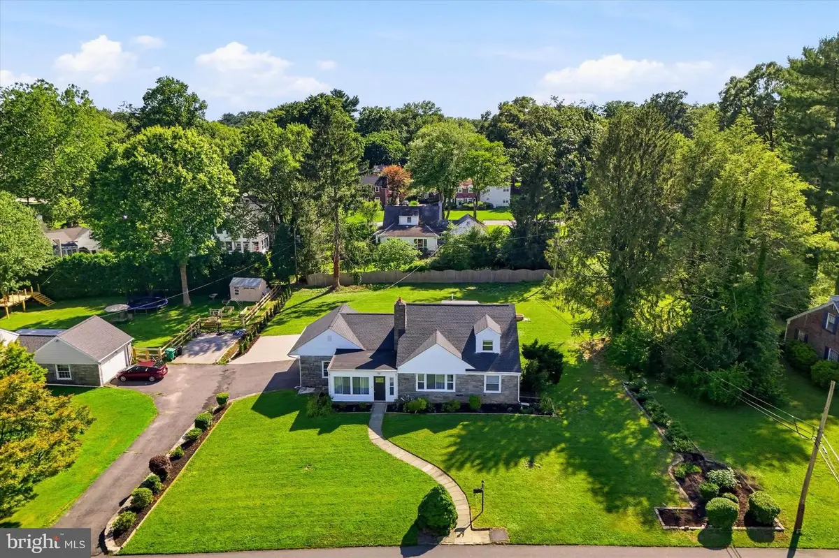 411 Osborne Ln, Wallingford, PA 19086 - #1