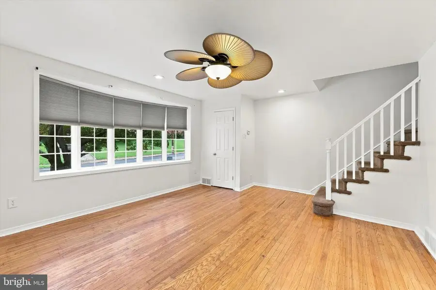 517 Poplar St, Sharon Hill, PA 19079 - #2