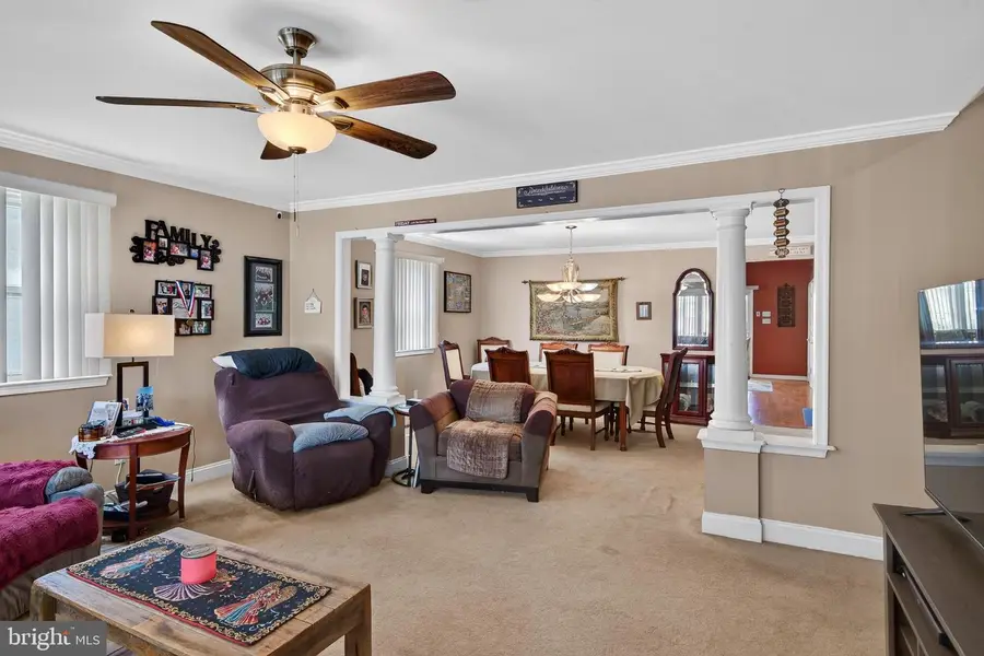 357 Swanage Dr, Broomall, PA 19008 - #2