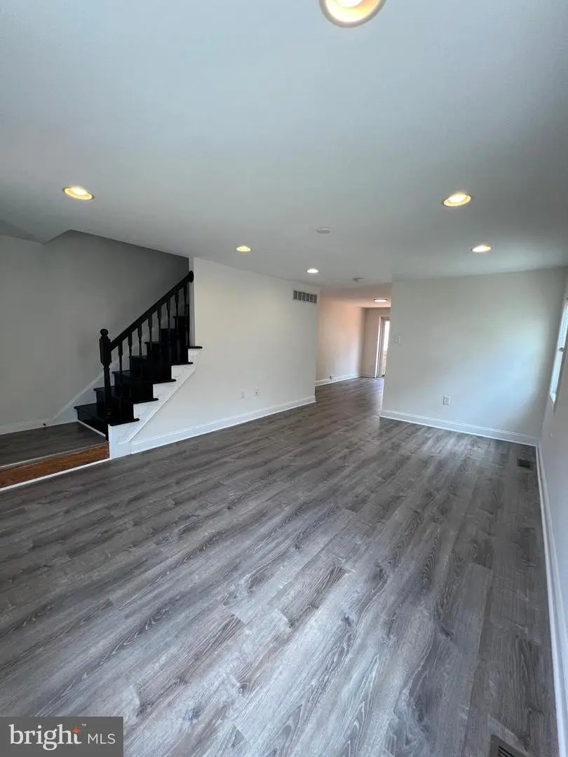 186 Crum Creek Dr, Woodlyn, PA 19094 - #2
