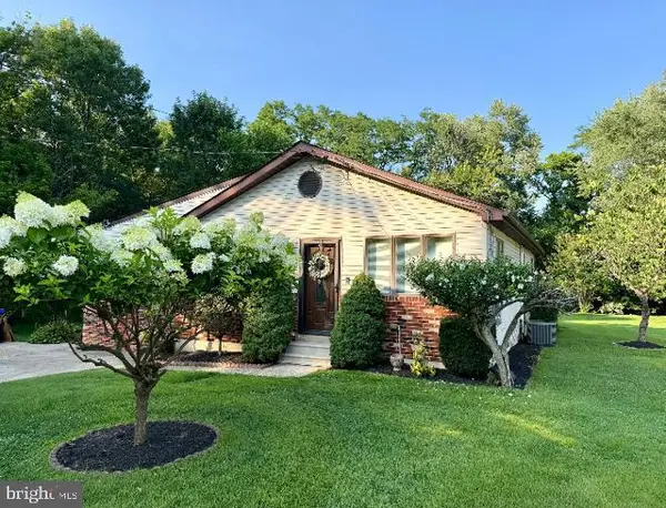 2123 Locust St, UPPER CHICHESTER, PA 19061