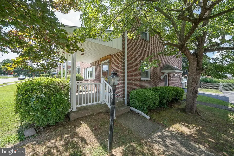 410 W Grays Ave, Glenolden, PA 19036 - #3