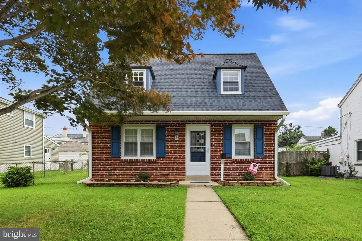 864 Quaint St, Secane, PA 19018 - #1