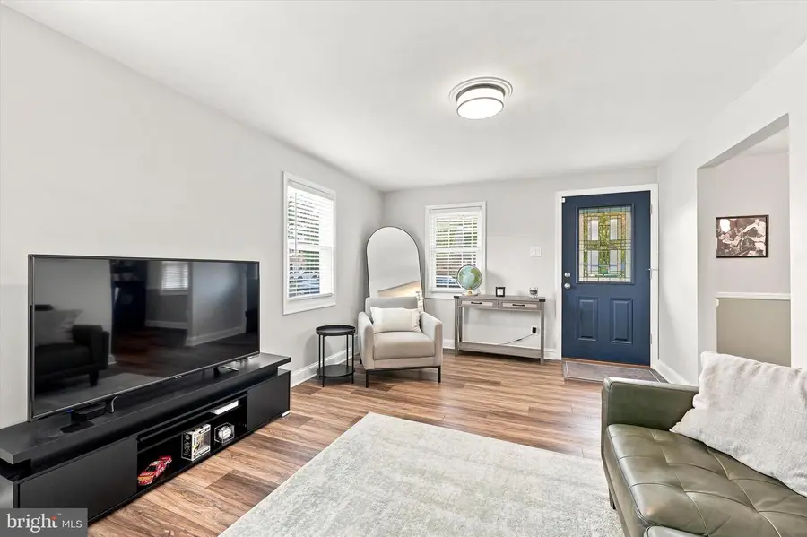 864 Quaint St, Secane, PA 19018 - #3