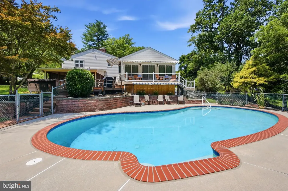 16 E Glen Cir, Media, PA 19063 - #1