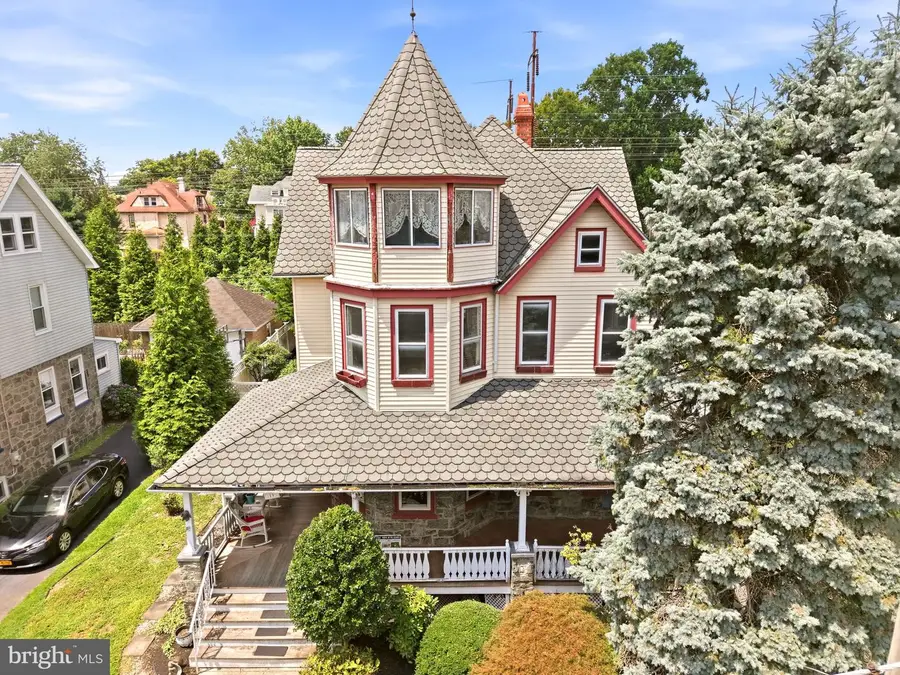 19 W Hinckley Ave, Ridley Park, PA 19078 - #2