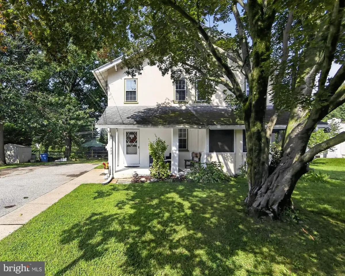 242 Elm Ave, Media, PA 19063 - #1