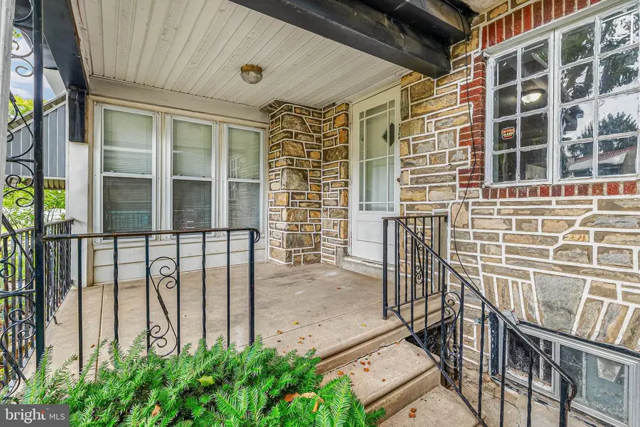 7239 Glenthorne Rd, Upper Darby, PA 19082 - #2