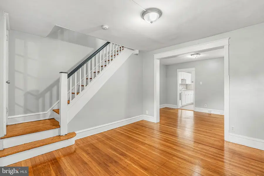 7239 Glenthorne Rd, Upper Darby, PA 19082 - #3