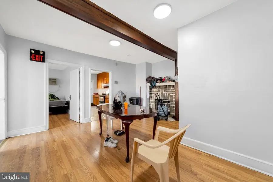 27 Glendale Rd, Upper Darby, PA 19082 - #3