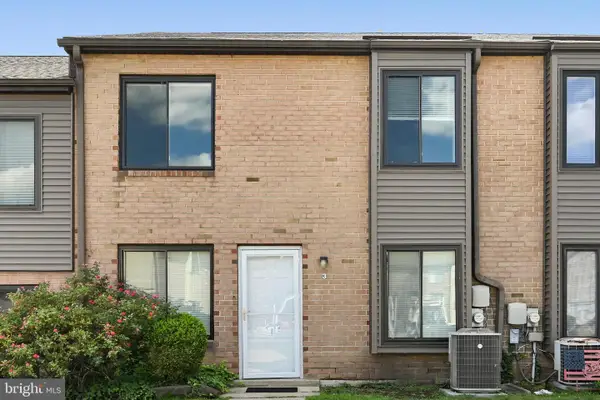5200 Hilltop Dr #75, BROOKHAVEN, PA 19015