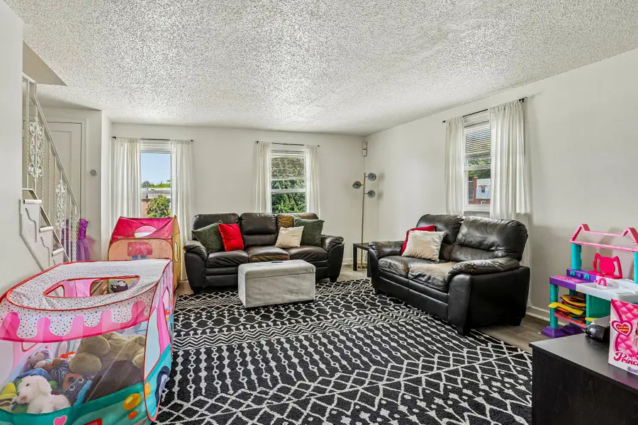 419 Arlington Ave, Upper Darby, PA 19082 - #3