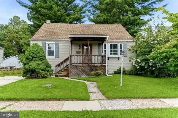 209 Pennsylvania Ave, PROSPECT PARK, PA 19076