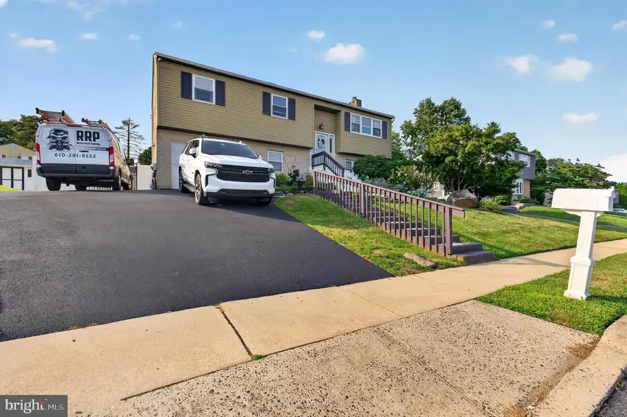 2 Cathy Ln, Aston, PA 19014 - #3
