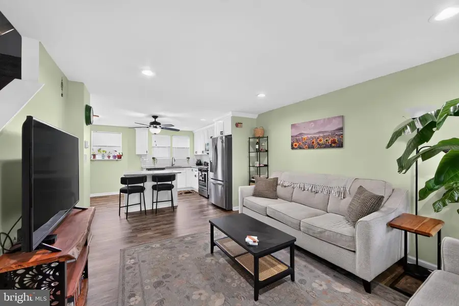 64 W Berkley Ave, Clifton Heights, PA 19018 - #3