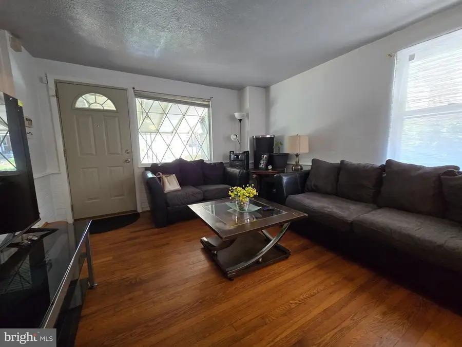 300 Springton Rd, Upper Darby, PA 19082 - #2