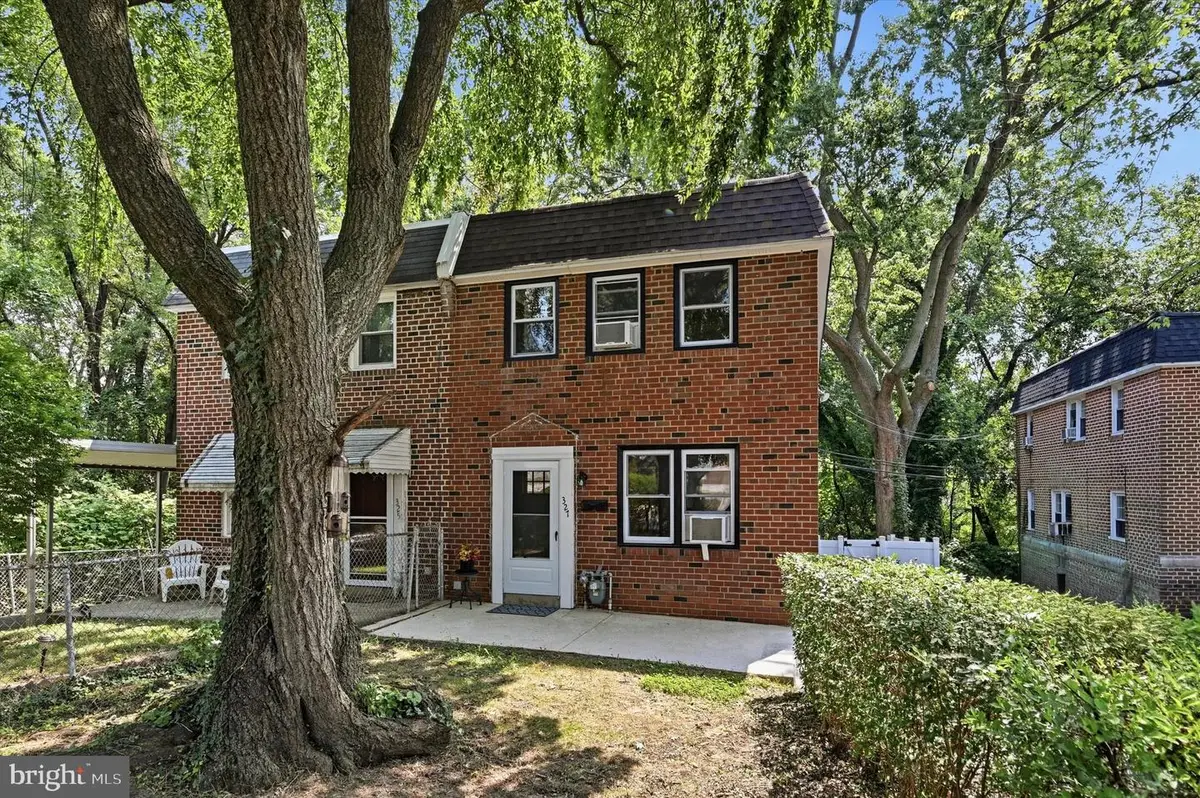 327 Greenwood Rd, Sharon Hill, PA 19079 - #1