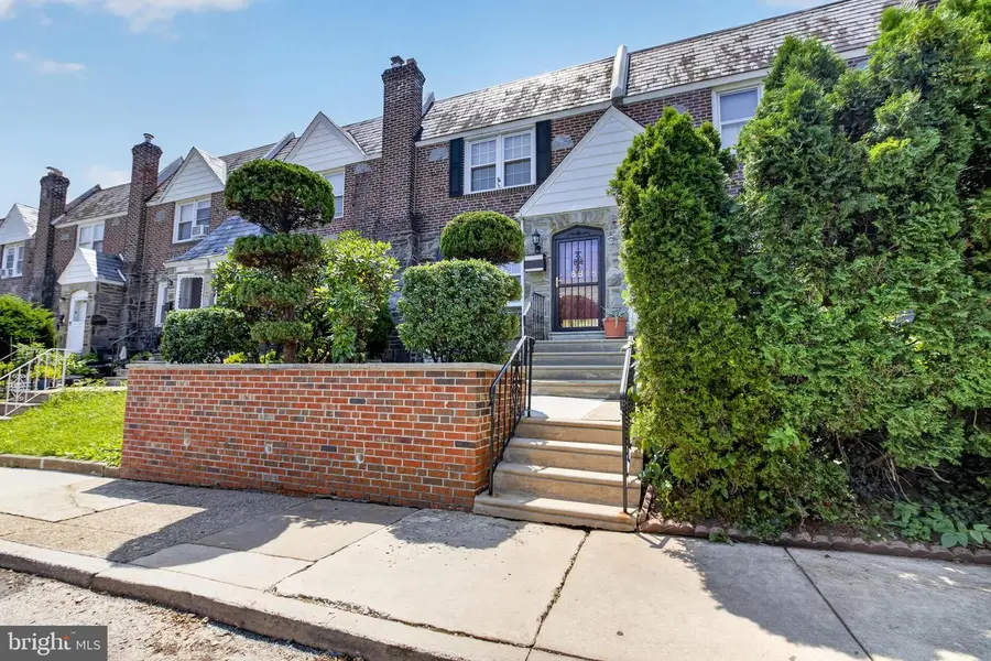 6848 Radbourne Rd, Upper Darby, PA 19082 - #2