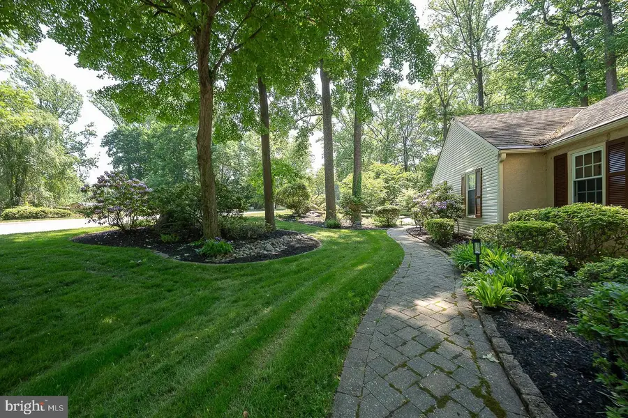 3303 Greene Countrie Dr, Newtown Square, PA 19073 - #3