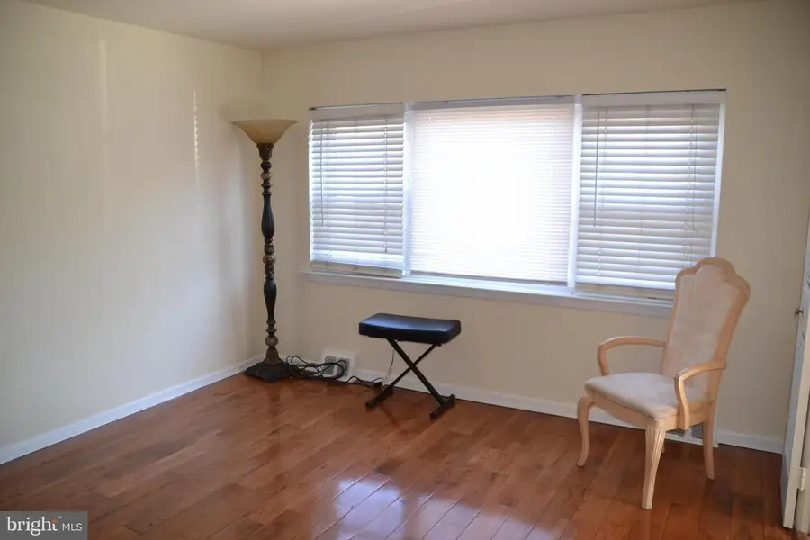 246 Ardmore Ave, Upper Darby, PA 19082 - #3
