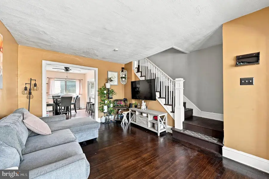 344 N 10th St, Darby, PA 19023 - #3