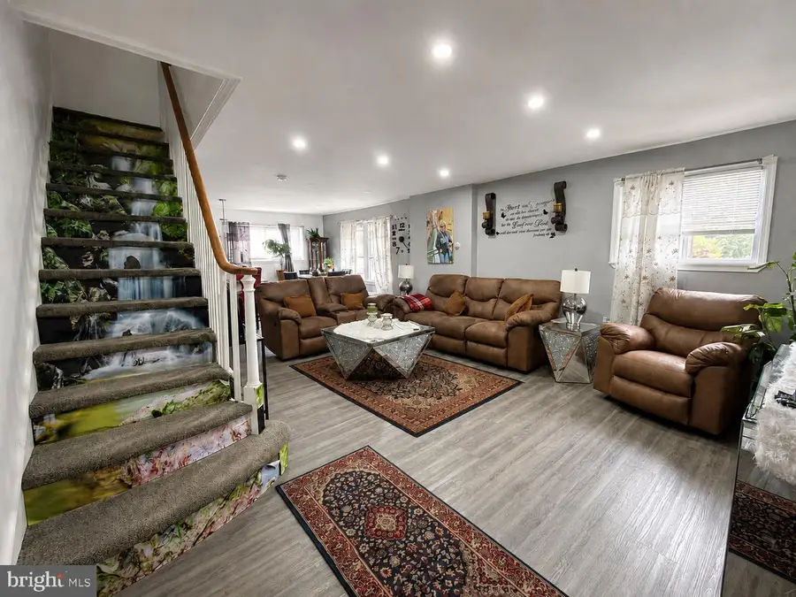 235 Laurel Rd, Sharon Hill, PA 19079 - #3