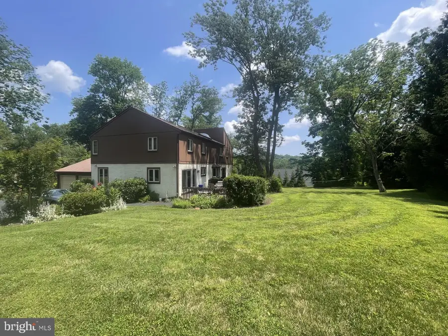 214 Cornell Dr, Bryn Mawr, PA 19010 - #3