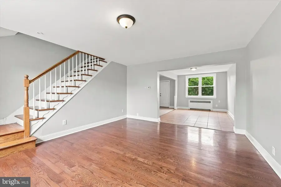 7271 Bradford Rd, Upper Darby, PA 19082 - #2