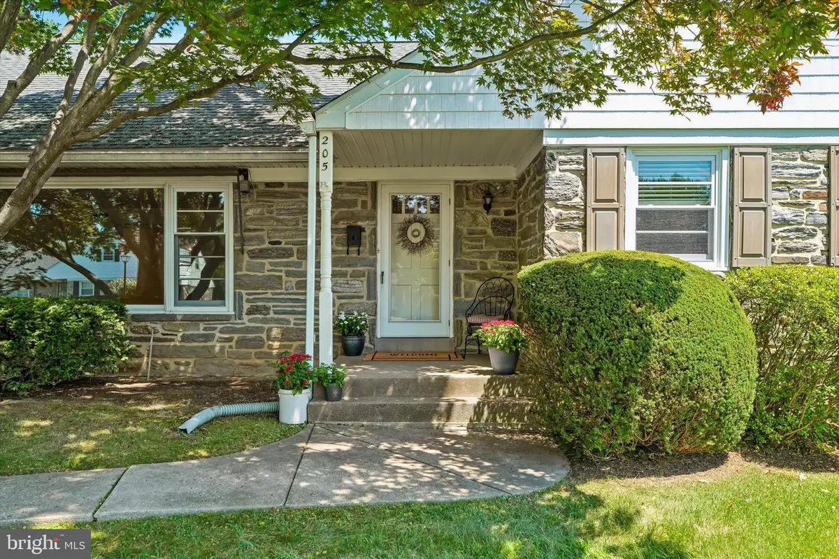 205 N Morgan Ave, Havertown, PA 19083 - #1