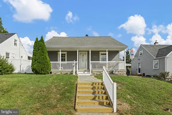 29 Green Ln, ASTON, PA 19014