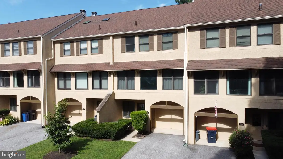 645 Niblick Ln, Wallingford, PA 19086 - #1