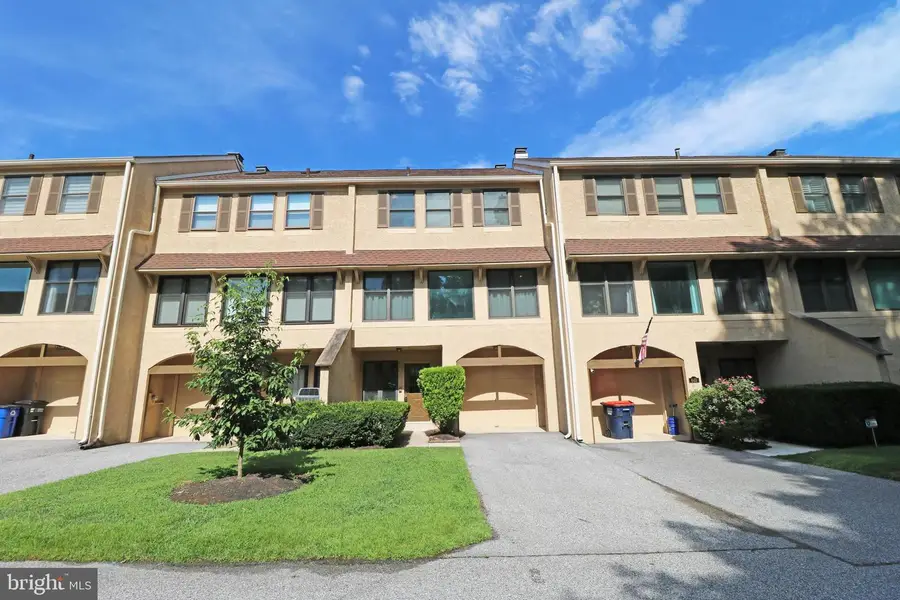 645 Niblick Ln, Wallingford, PA 19086 - #2