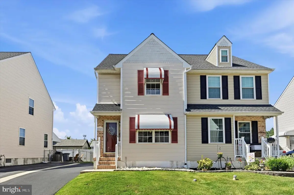 1923 Oak Leaf Ln, Holmes, PA 19043 - #1