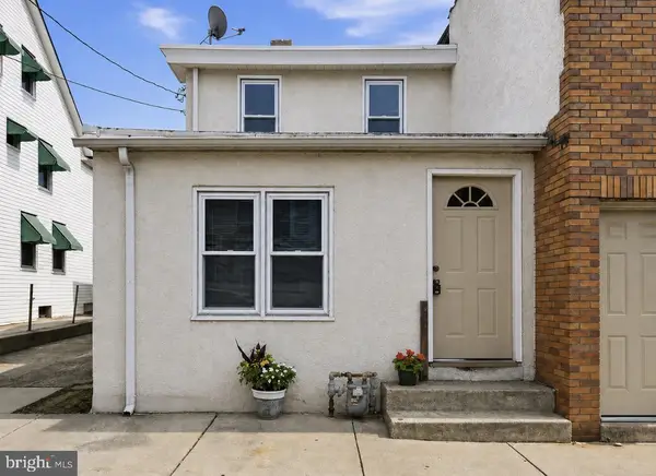 35 Marshall Ave, MARCUS HOOK, PA 19061