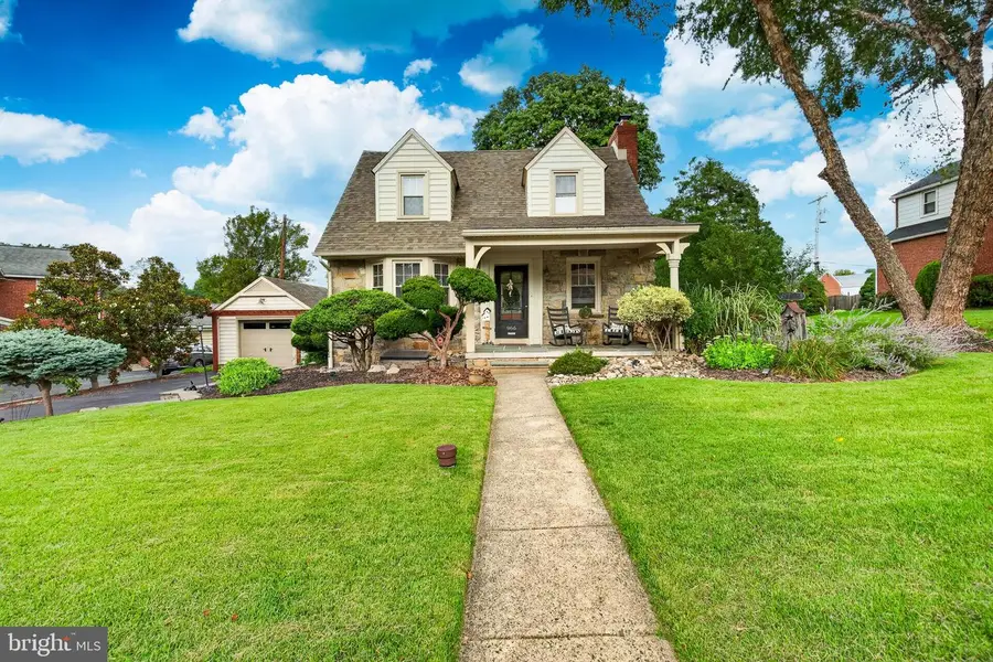 966 Edgewood Dr, Springfield, PA 19064 - #3