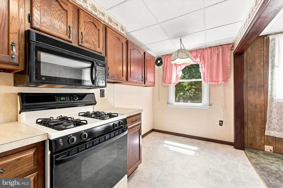 310 Westmont Dr, Collingdale, PA 19023 - #2