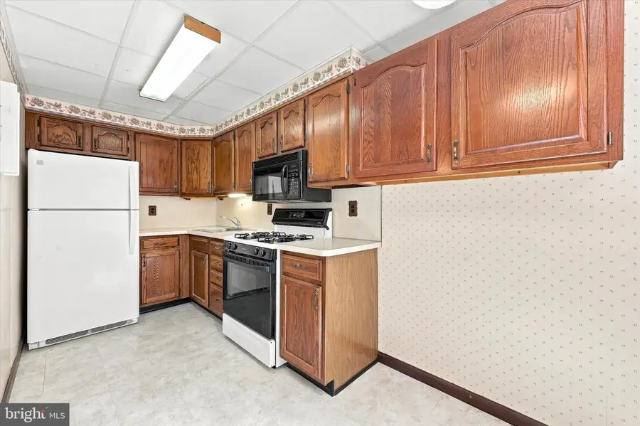 310 Westmont Dr, Collingdale, PA 19023 - #3